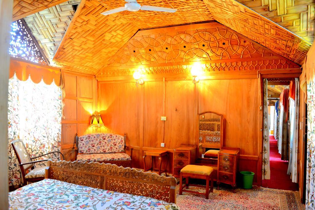 Готель Kings Houseboats Срінагар Номер фото