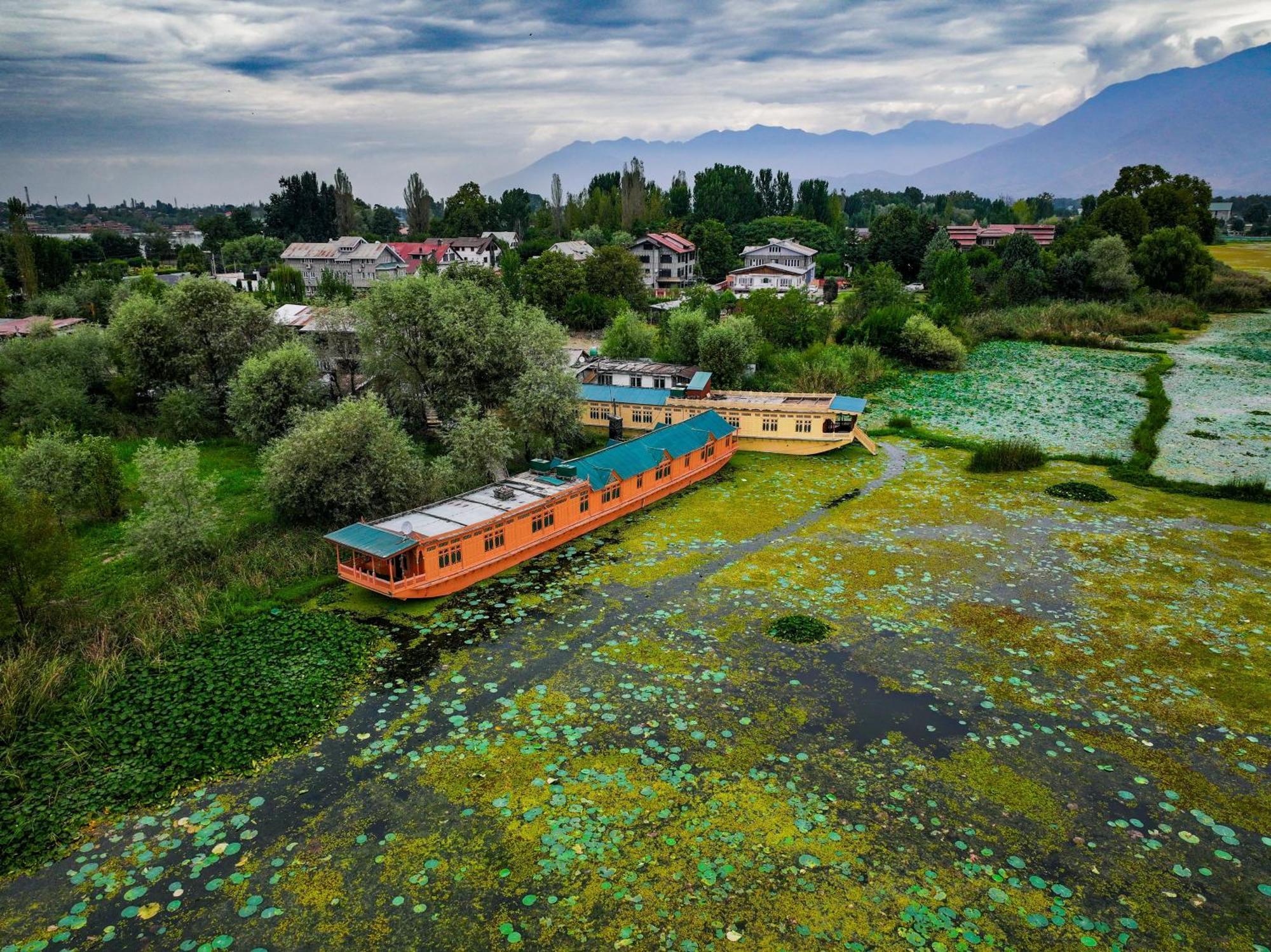 Готель Kings Houseboats Срінагар Екстер'єр фото